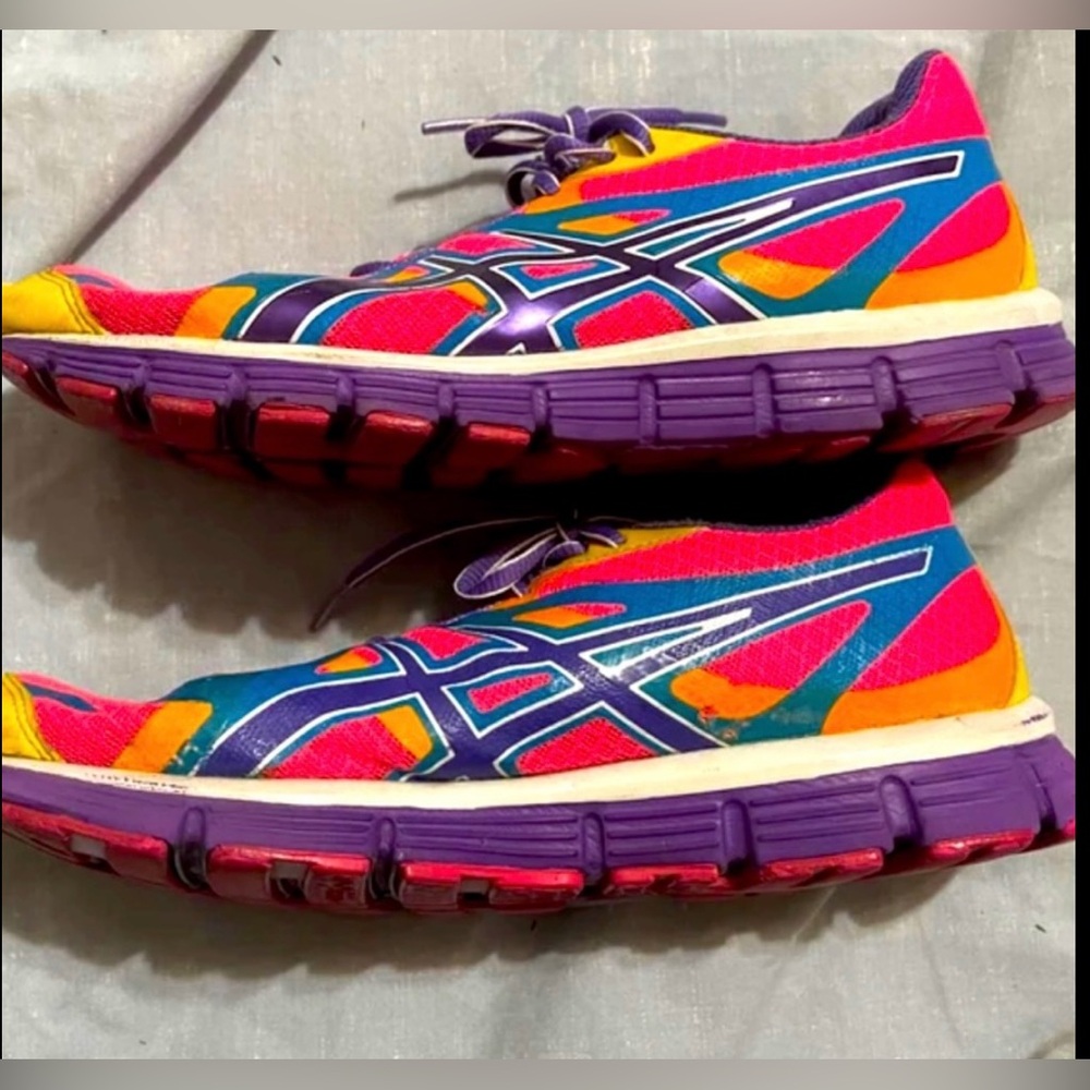 Vintage Asics  Gel-Extreme 33 Women's Running Shoes Size 8 (T2H9N) Multicolor.